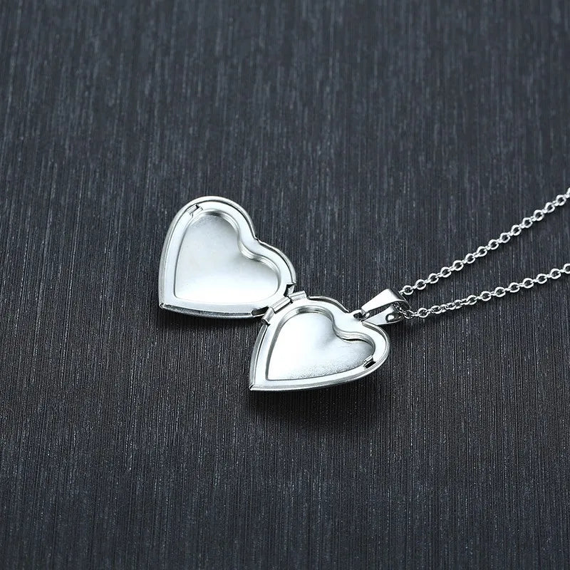 Moderna Glossy Stainless Steel Necklaces